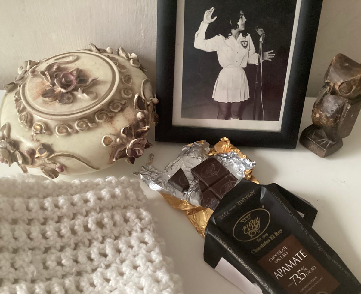 Cómo usar chocolates para sobrevivir a una madre viajera del tiempo
